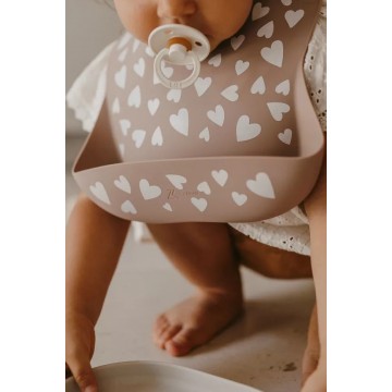 bavoir bébé coeurs